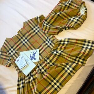 Burberry infant 6 month dress and shorts